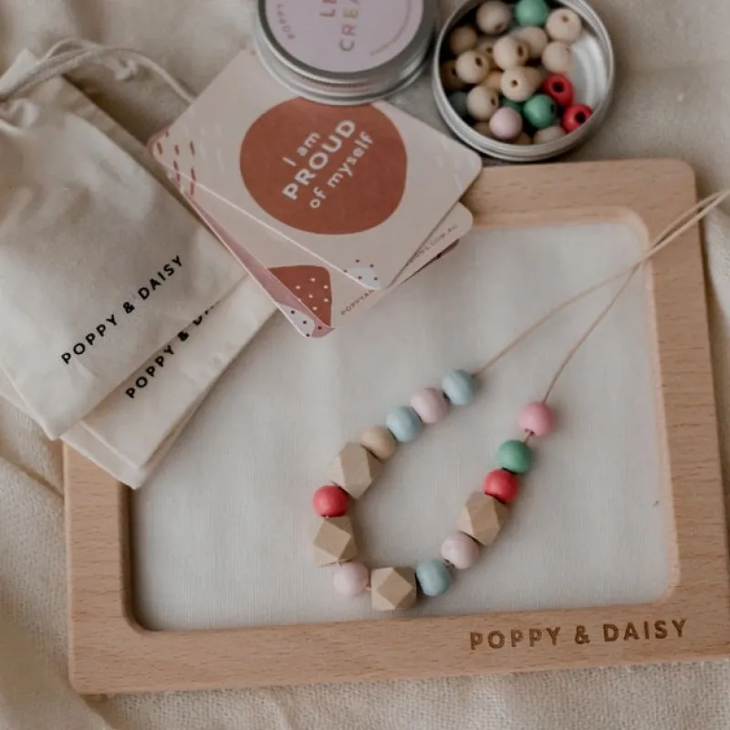 Poppy u0026 Daisy Sensory Play|Hammer / Lace^Friendship Necklaces Kit