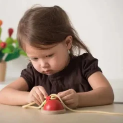 Plan Toys Early Learning|Age 4^Tie Up Shoe